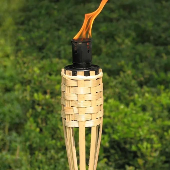 Antorcha Tiki de bambú natural con soporte de mecha de metal negro para decoración al aire libre 0