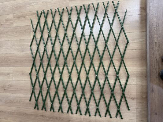 Mejorar la privacidad y el estilo del jardín: Rolos de cerca de bambú de expansión sostenible