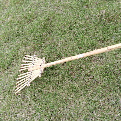 12 rastrillo de bambú del diente 140cm hecho a mano para el rastrillo del césped del jardín de la hoja de la piscina