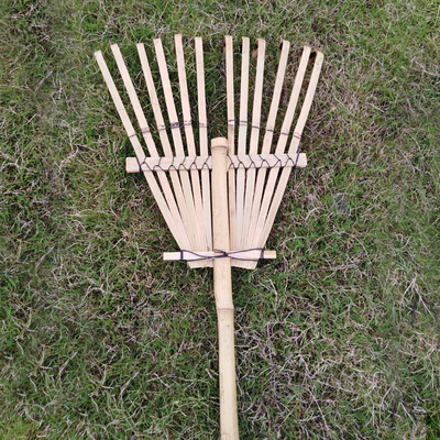12 rastrillo de bambú del diente 140cm hecho a mano para el rastrillo del césped del jardín de la hoja de la piscina