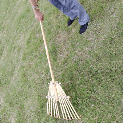 El césped de bambú ligero del jardín del rastrillo de Gress aprisa monta el rastrillo los 32cm de la hoja