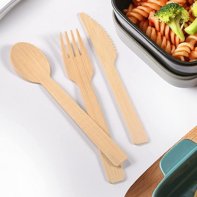 El cuchillo disponible de bambú del sistema del vajilla de la materia prima de los cubiertos respetuosos del medio ambiente bifurca las cucharas