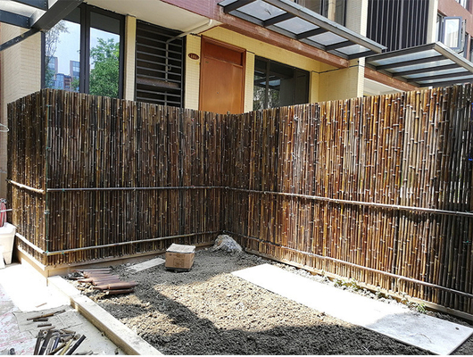Cerca de bambú decorativa natural negra los 4Ft los 6Ft los 8Ft para el jardín de la aislamiento del jardín