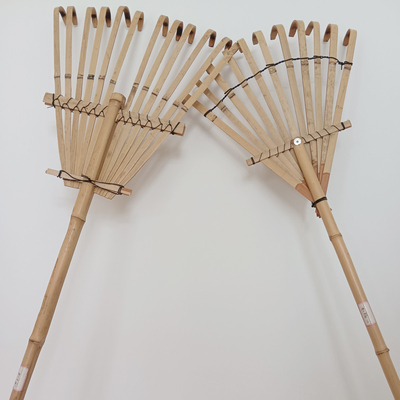 12 rastrillo de bambú del diente 140cm hecho a mano para el rastrillo del césped del jardín de la hoja de la piscina