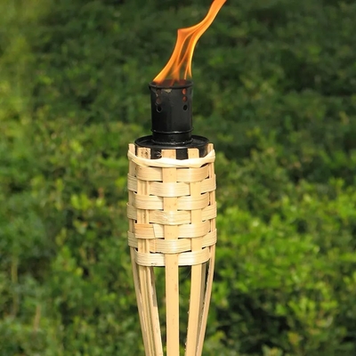 Antorcha de bambú de luz de jardín con soporte de mecha de metal negro para decoración al aire libre Antorcha Tiki de bambú natural