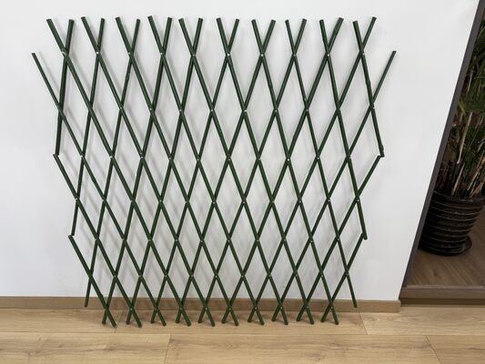 Mejore la privacidad de su jardín con rollos de cerca de postes de bambú expandibles recubiertos de plástico natural